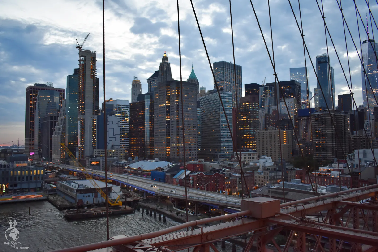 Výhled na Manhattan z Brooklyn Bridge