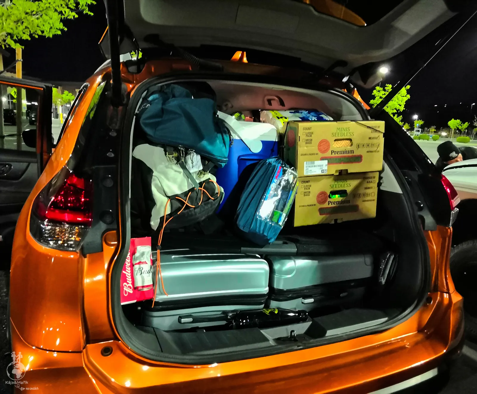 Auto narvaný až po strop, aneb první nákup ve Walmartu