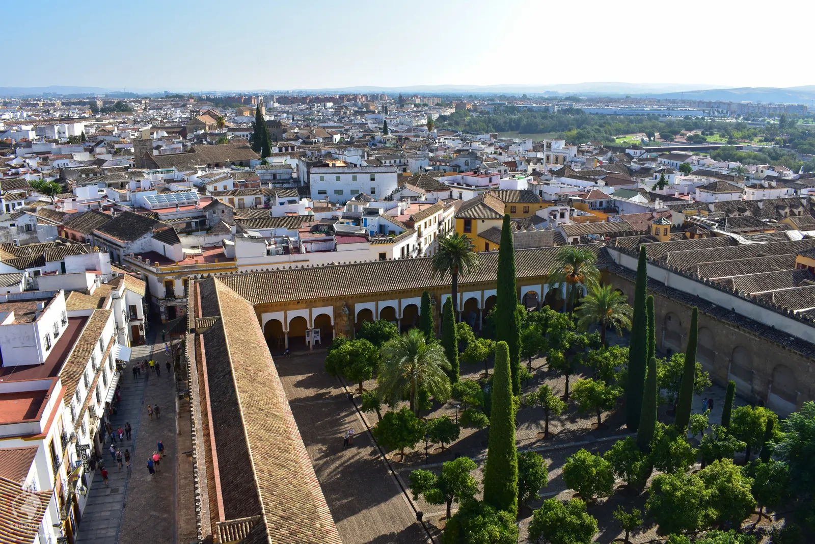 Výhled z Torre Campanario de la Mezquita-Catedral na Córdobu